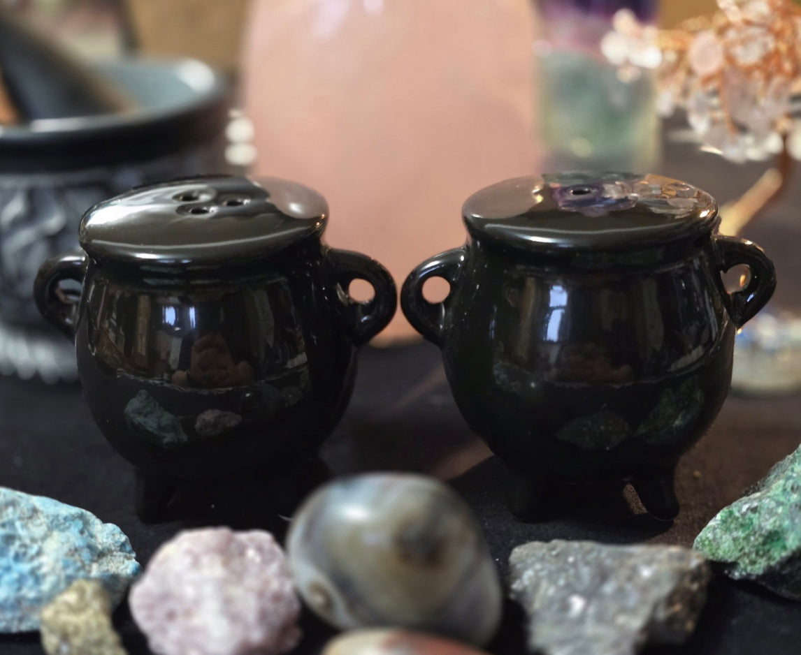 Ceramic Witchy Cauldron Salt and Pepper Shaker Set